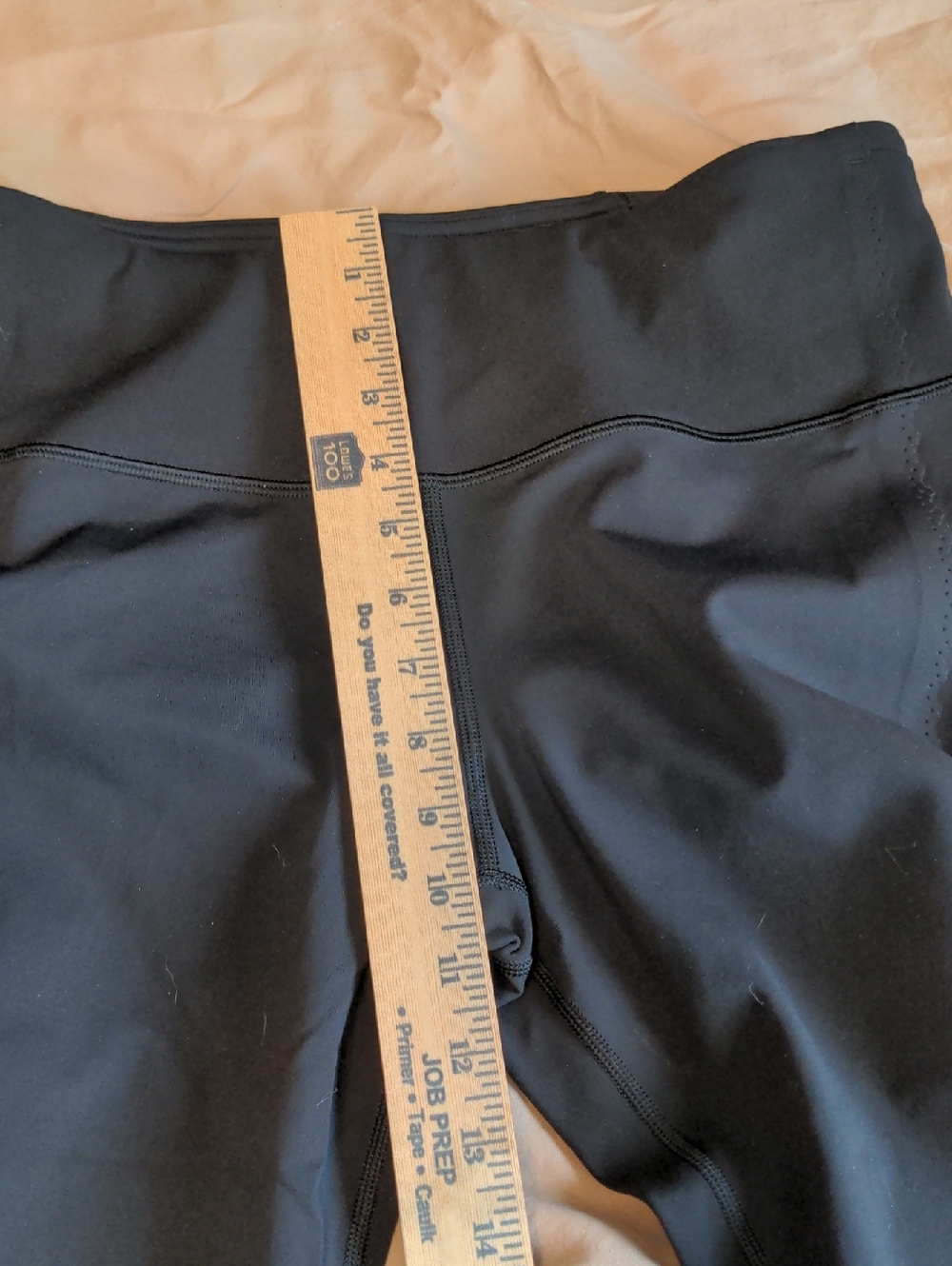 EUC Lululemon 17 inch Capris - Picture 8 of 10
